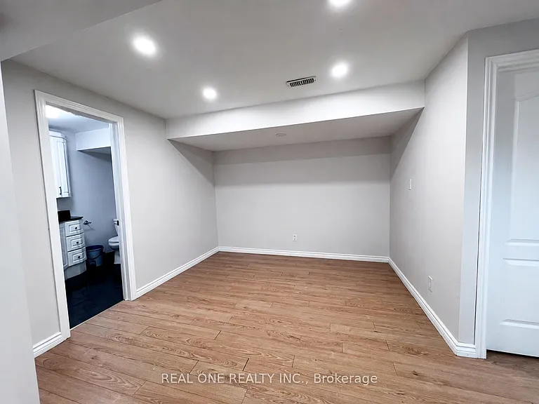 1098 Sandhurst Cir #BASEMENT — Photo 6