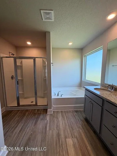 4 bed, 2.0 bath, 1743 sqft, $1,950 — Photo 4