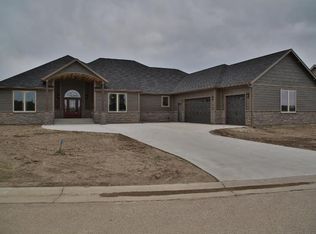 42 Pinehurst Dr, Sheridan, WY 82801