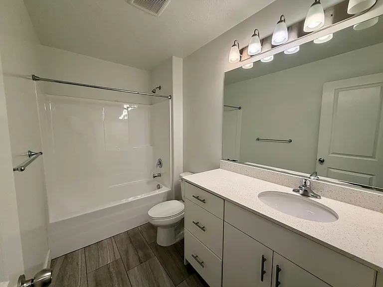 382 E 1850 N #1 — Photo 7