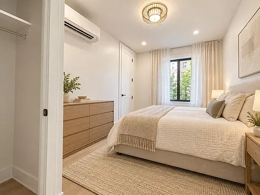 Bedroom, photo 1
