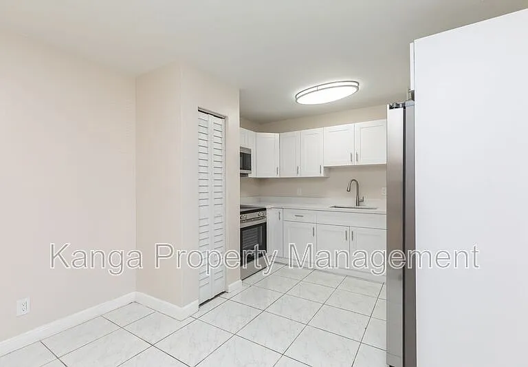 7750 SW 10th Ct #B — Photo 4