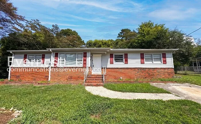 4 bed, 2.0 bath, 1396 sqft, $1,195 — Photo 2