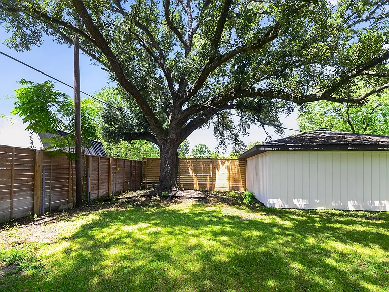 5675 Sylmar Rd — Photo 32