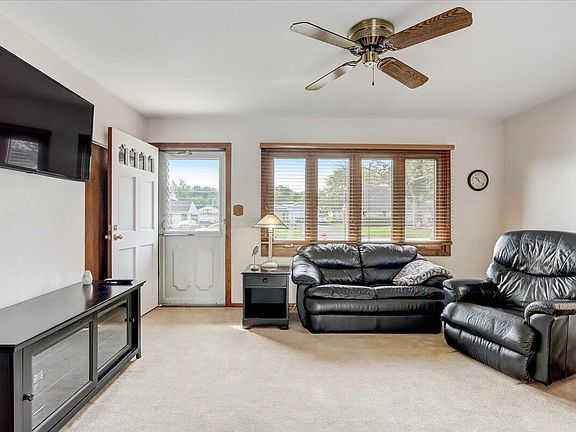 4th image of 7132 W Allerton Ave