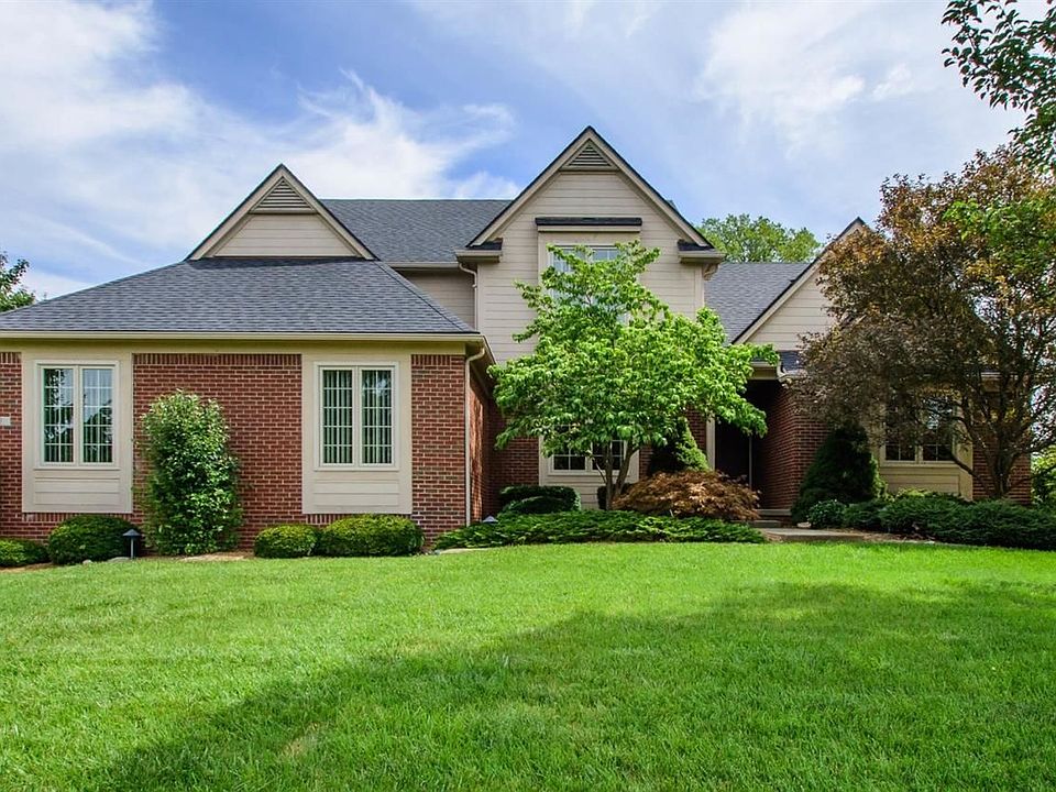 1st image of 641 Fairway Park Dr
