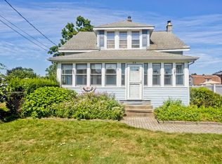 34 Wildermere St, Chicopee, MA 01020