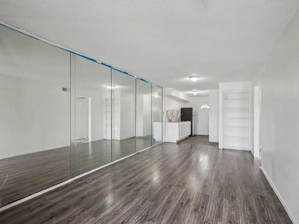 707 S 2nd St #707, La Porte, TX 77571