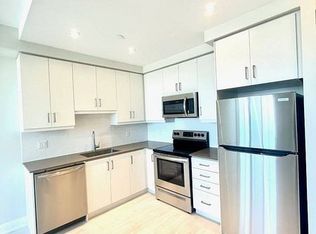 15 Lynch St #1804, Brampton, ON L6W 2Z8