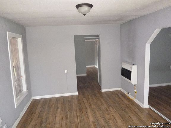 5th image of 3306 W Cesar E Chavez Blvd