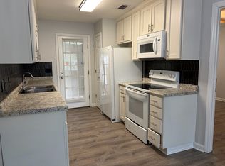 2052 Darnell Cir #B, Tallahassee, FL 32303