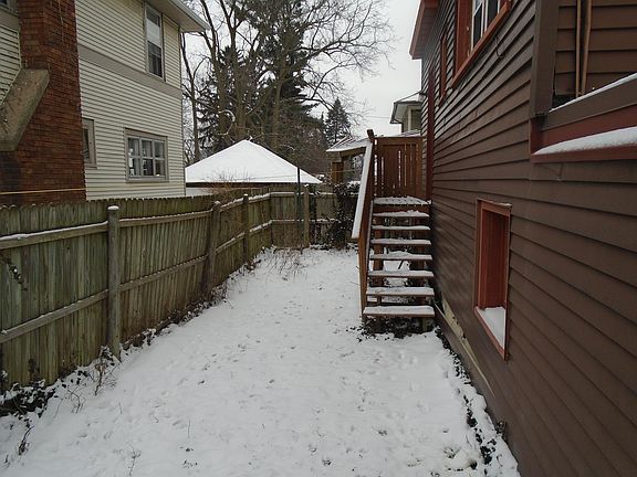 5th image of 557 Glenwood Ave SE