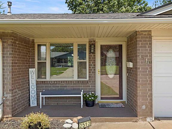 2nd image of 2512 N Park Dr
