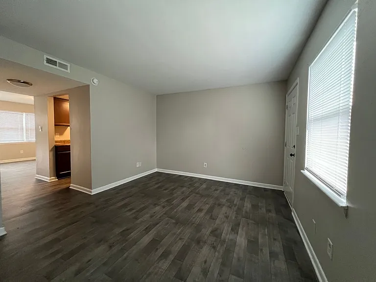 555 East Apartment Homes — Photo 11