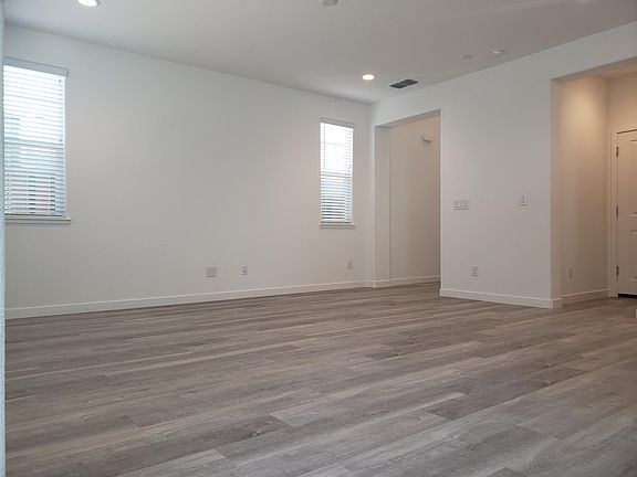 3rd image of 4049 Gloster Way