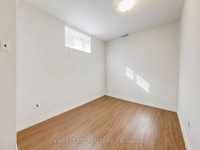 214 Linden Ave #BASEMENT — Photo 16