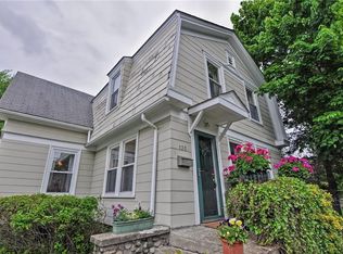 135 Arnold St, Riverside, RI 02915