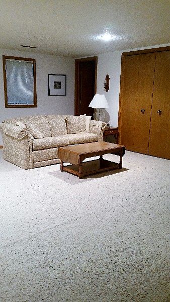 2nd image of 3050 Hawthorne Dr