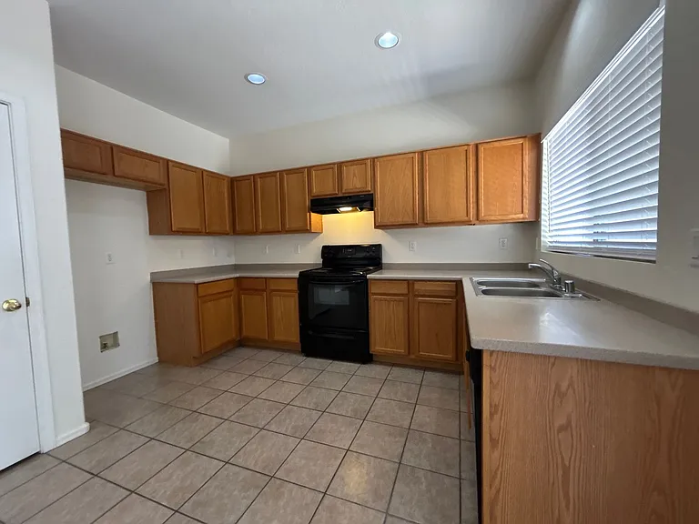 6809 W Nicolet Ave — Photo 6