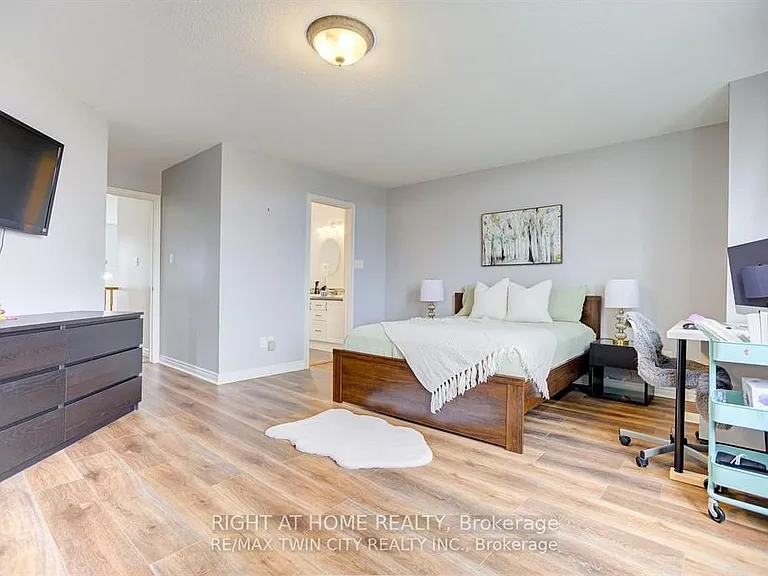 138 Apple Ridge Dr #UPPER — Photo 15
