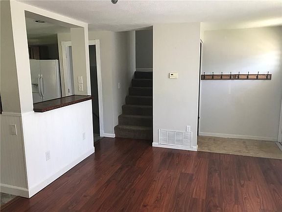 4th image of 640 Coliseum Dr