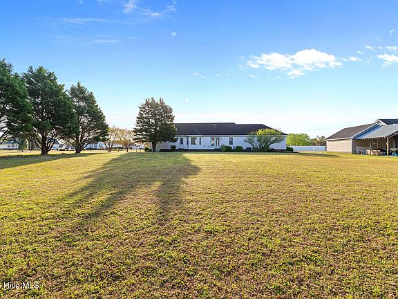 4th image of 109 Millbrook Village Drive