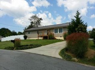 3224 Brownlow Rd, Kingsport, TN 37660