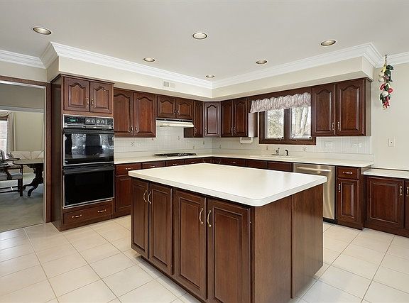 5th image of 2101 Franklin Dr