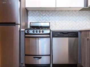 653 Knickerbocker Ave #1B, Brooklyn, NY 11221