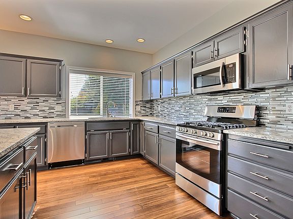 5th image of 5208 84th St E