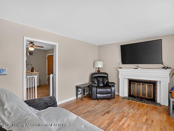 5th image of 1816 W Rundle Ave