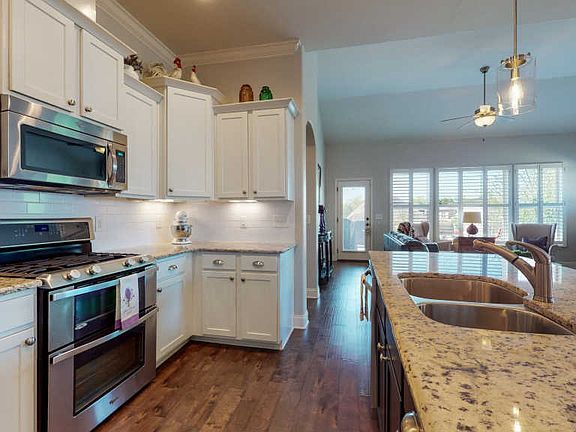 4th image of 508 Wilcox Ct