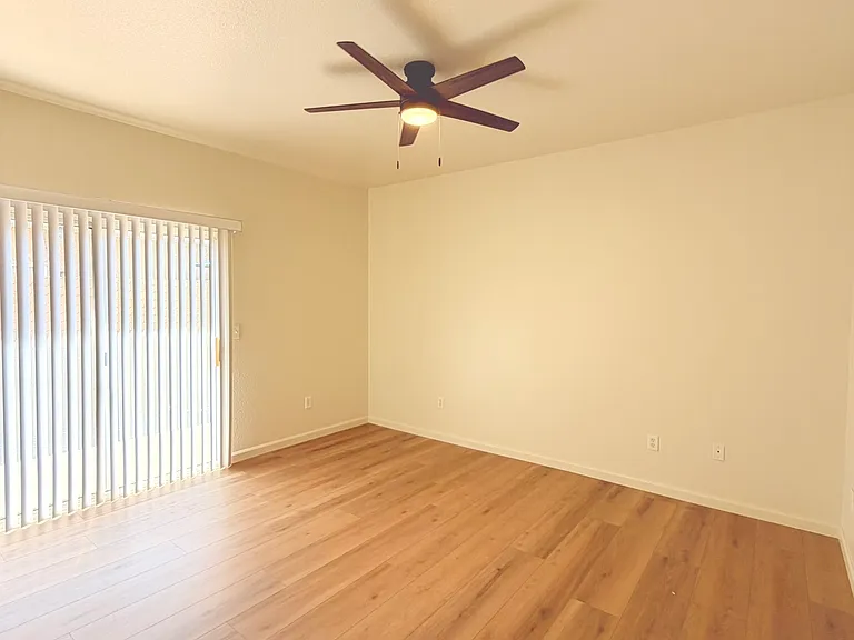 1249 W Spruce Ave — Photo 11