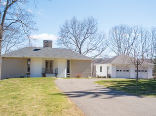 466 Carrington Rd, Bethany, CT 06524