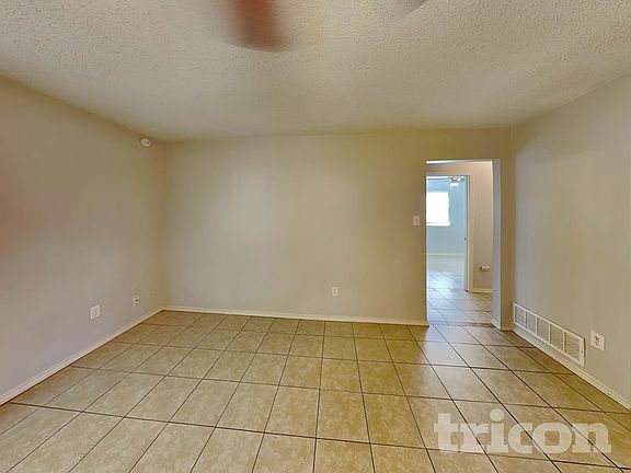 4th image of 726 Cindy Dr