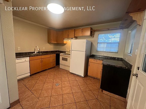 3rd image of 4606 Fredericksburg Ave