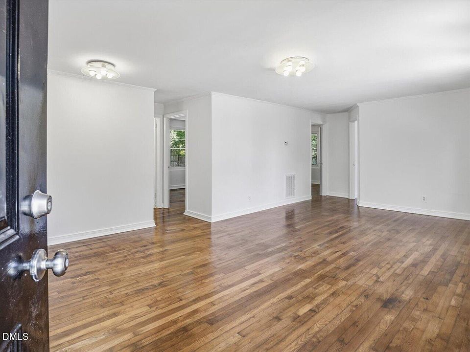 1st image of 203 Scarlett Dr