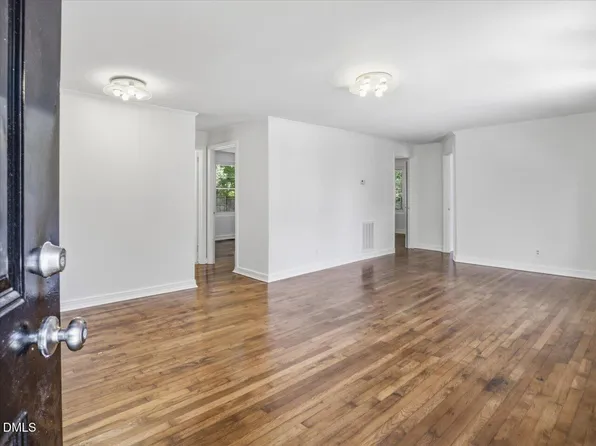 203 Scarlett Dr, Chapel Hill, NC 27517
