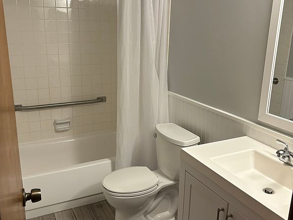 2nd image of 32718 Harper Ave