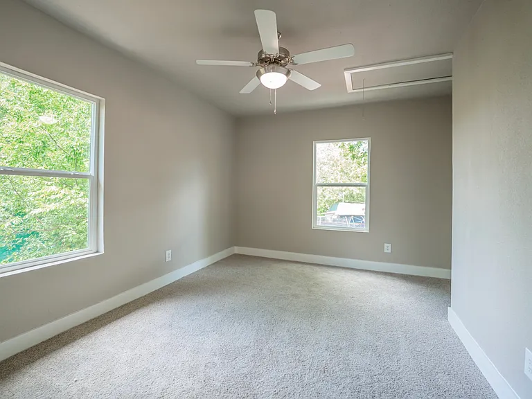 312 Avondale Ave — Photo 23