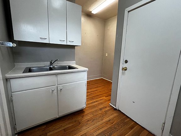 4th image of 413 S 6th St #F