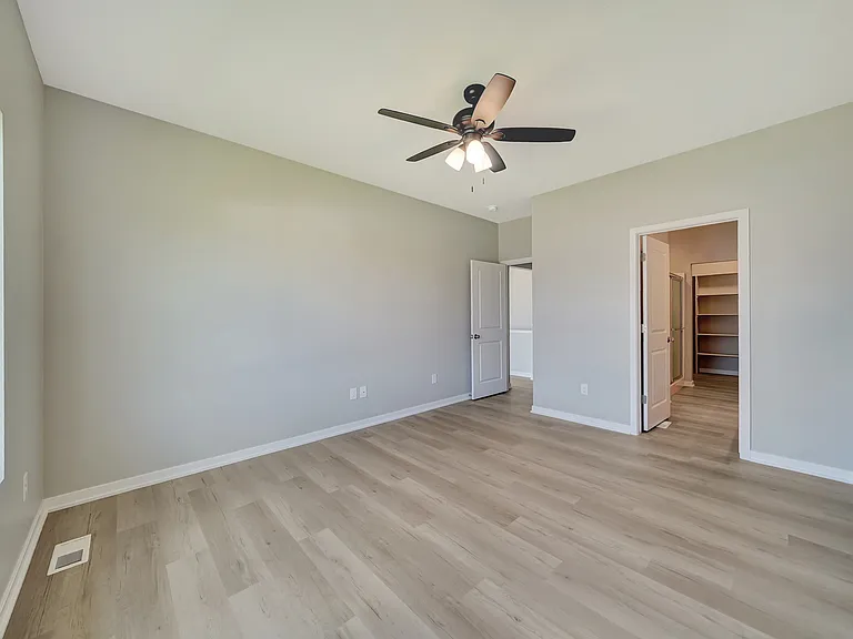 8926 S 42nd St — Photo 29
