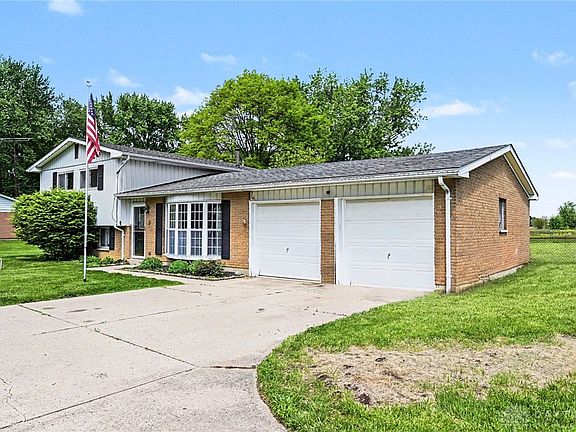 3rd image of 5884 Troy Rd
