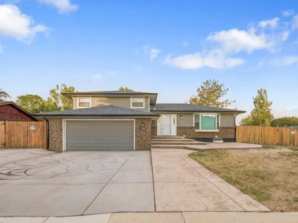 2502 Courtney Dr, Loveland, CO 80537