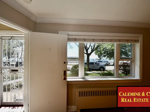 1087 Shore Parkway image 2 of 13