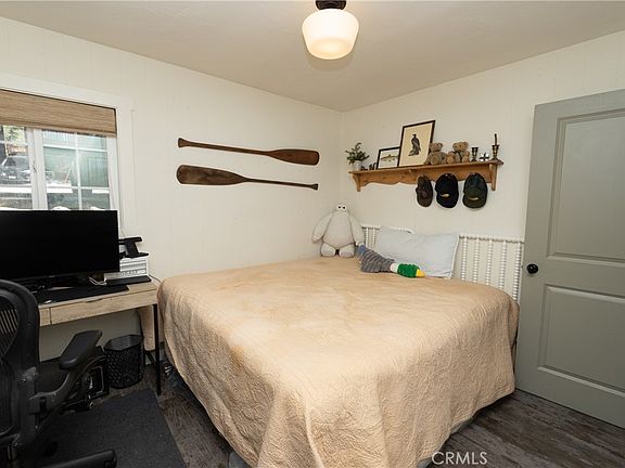 3rd image of 42897 Encino Rd