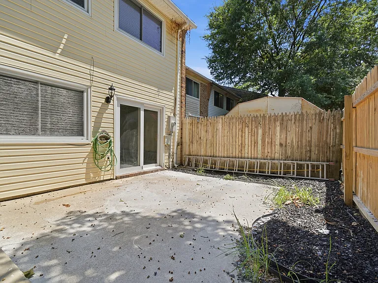 125 Tower Dr #1 — Photo 30