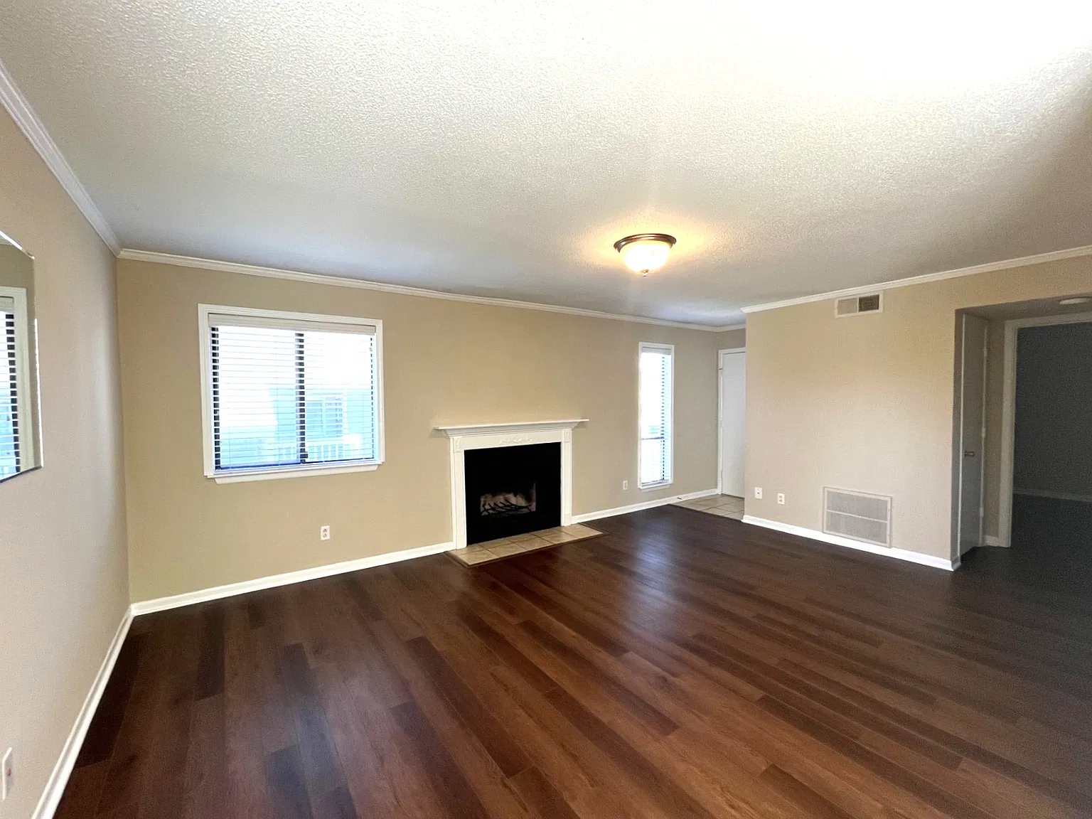 1 bed, 700 sqft, $1,150 — Photo 3