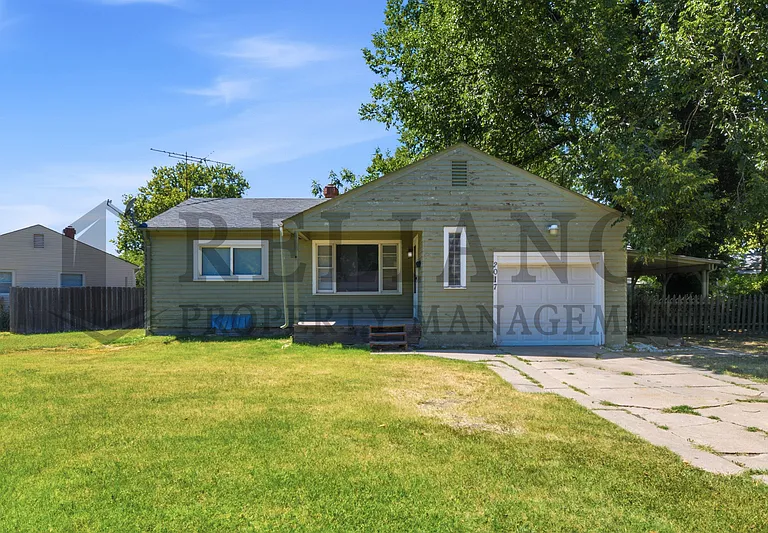 2017 S Green Acres Dr — Photo 1