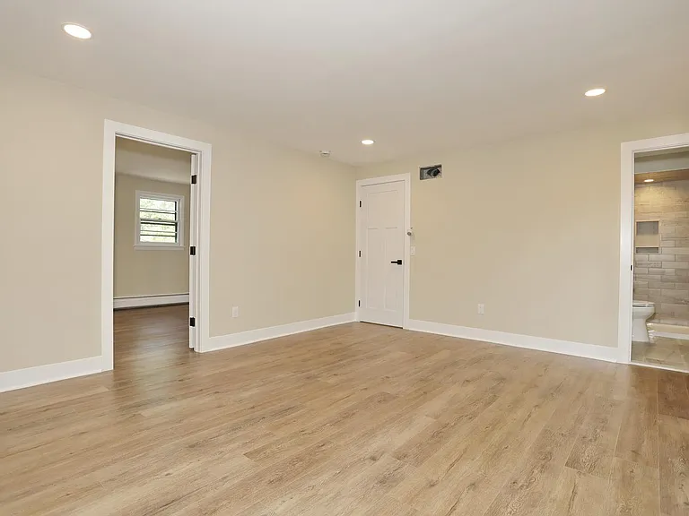 415 Goffle Rd — Photo 26